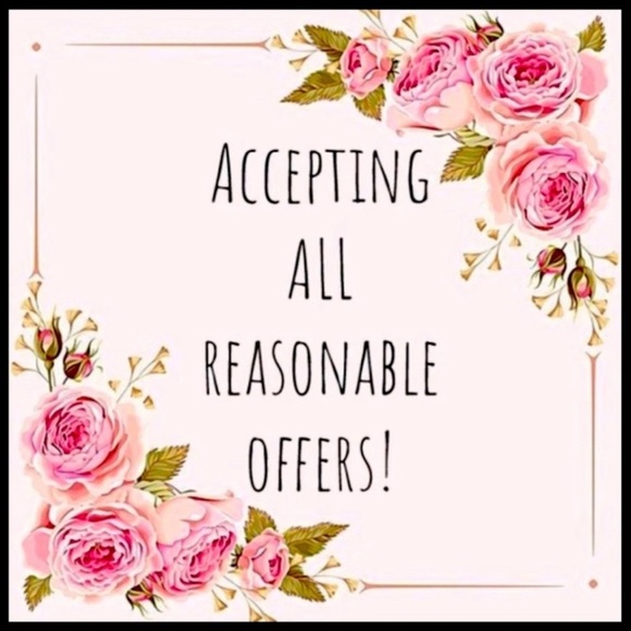 Meet your posher Hanna! ❤️!Bundle🔴5 FOR $20 as long as the box in under 5 lbs - Picture 13 of 16